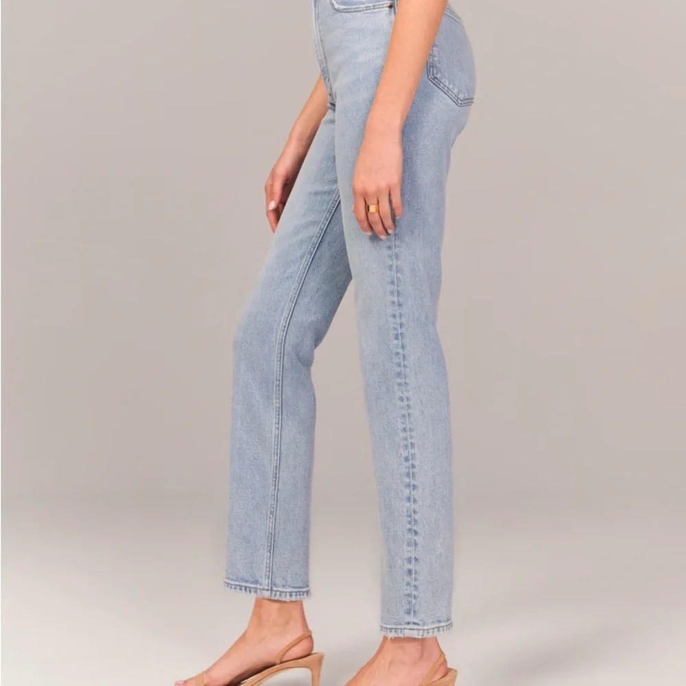 Abercrombie & Fitch Blue The Ankle Straight Ultra High Rise Leg Jeans - Picture 3 of 10